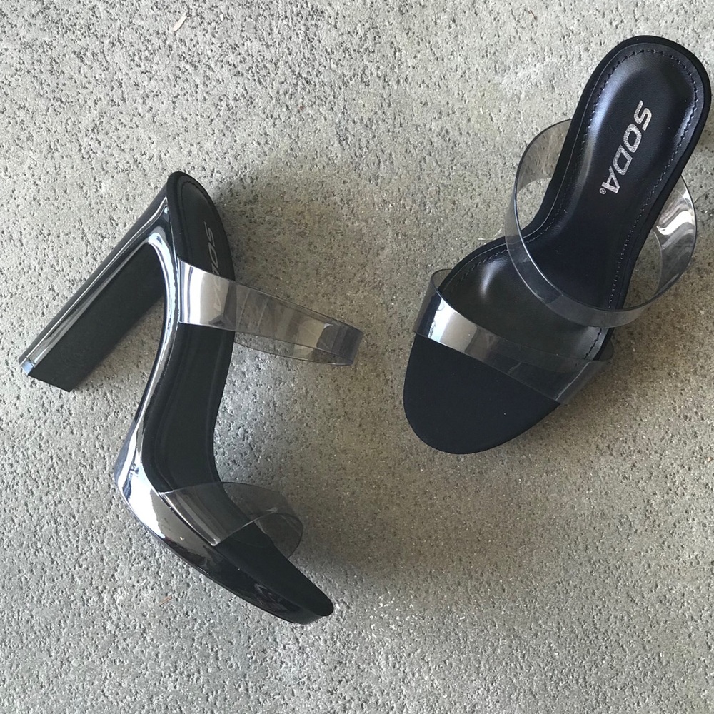 6.5 Known Transparent Smokey Lucite Platform Heel - Picture 4 of 8